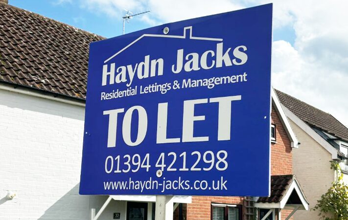 Haydn Jacks to let sign